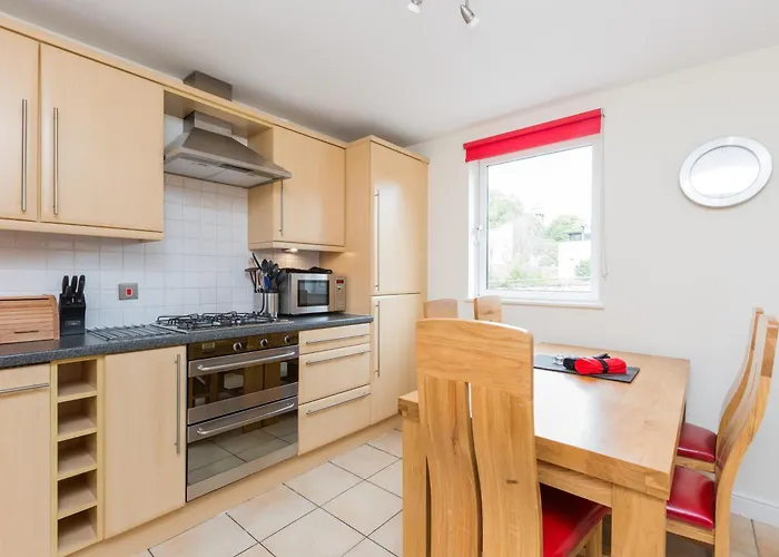 Old Tolbooth Wynd - 388 *