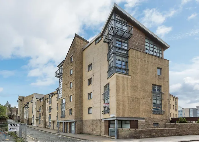 Old Tolbooth Wynd - 388 דירה אדינבורו