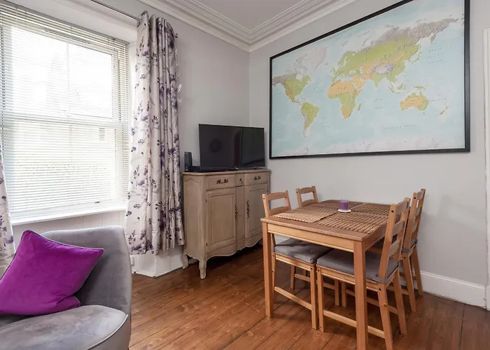 Regent Place - 412 Apartment *