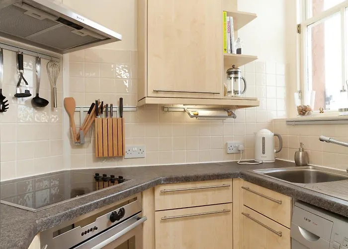 Mardale Crescent - 380