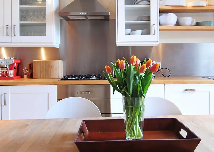 Saxe Coburg Place - 325