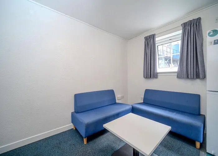 Joivy Budget 2, 4, 5 And 6 Bed Private Flats, In Historic Old Town (adults Only) Edynburg