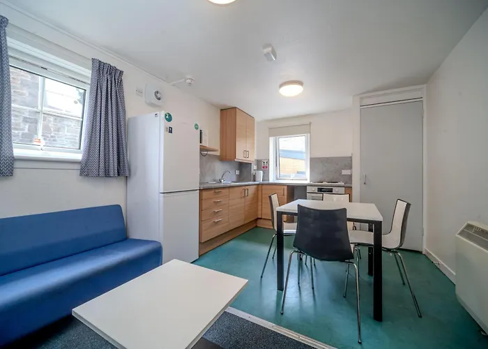 Joivy Budget 2, 4, 5 And 6 Bed Private Flats, In Historic Old Town (adults Only) Apartament