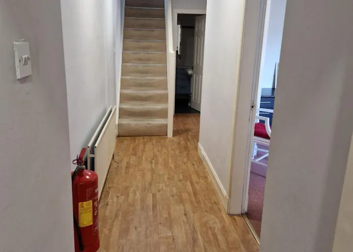Rose Street 4 Bedroom