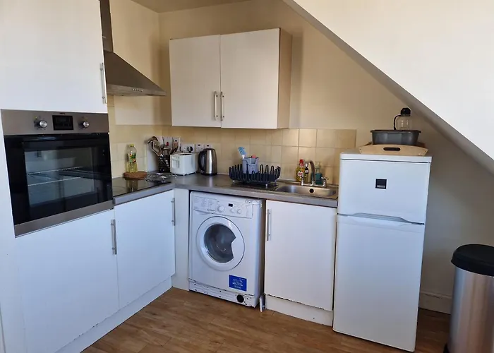 Rose Street 4 Bedroom *