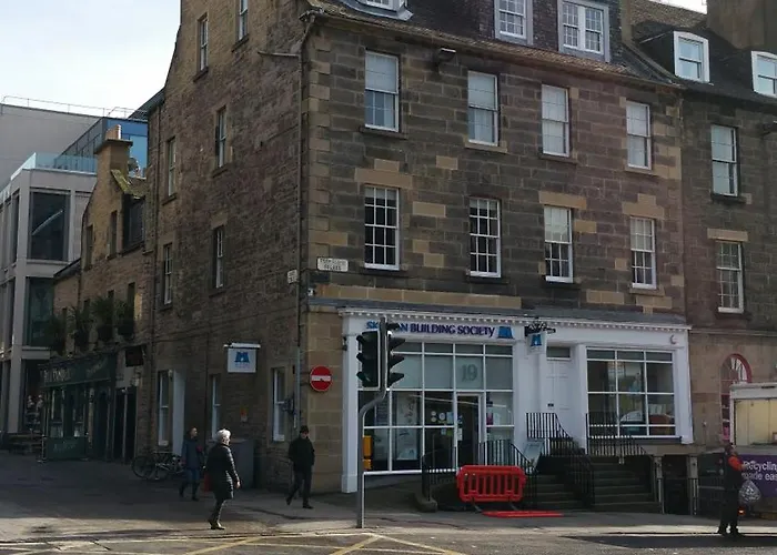 Rose Street 4 Bedroom
