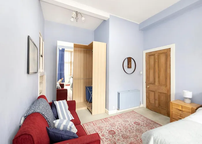 Apartment Charming 1-bedroom Getaway *