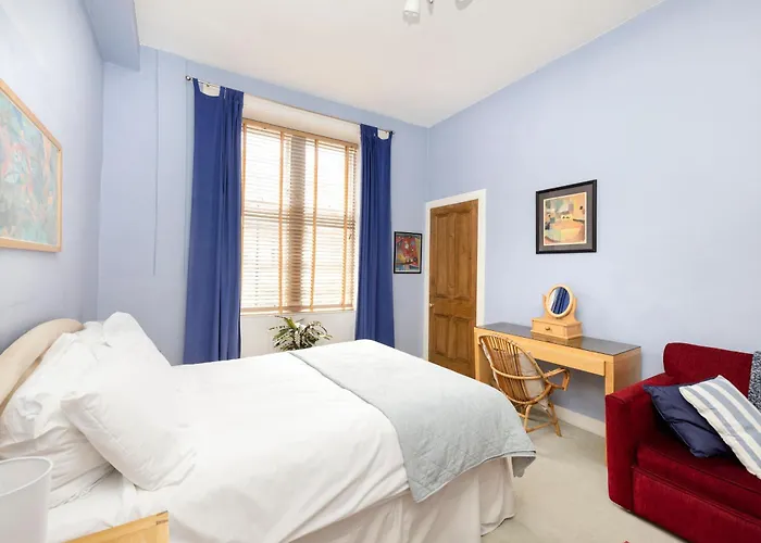 Charming 1-bedroom Getaway Edinburgh