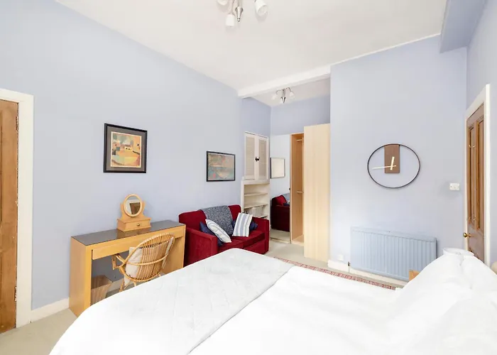Charming 1-bedroom Getaway Lägenhet *