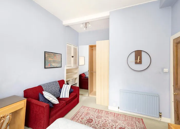 Apartment Charming 1-bedroom Getaway