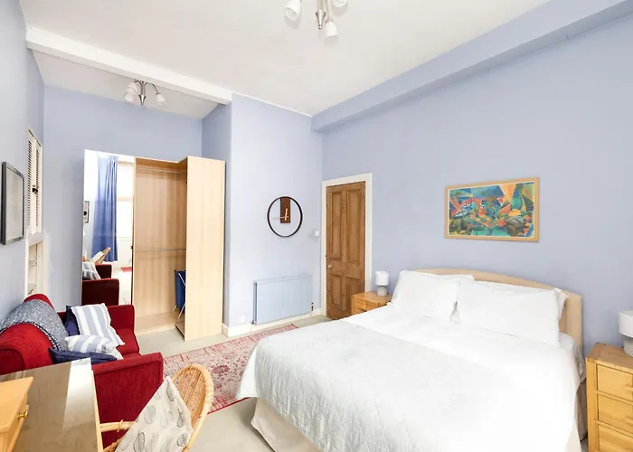 Charming 1-bedroom Getaway * Edinburgh