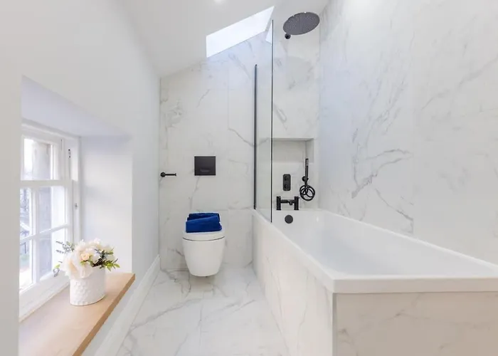 Dragon - Yukina - 2 Bed Centre House With Garden