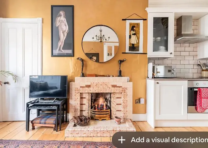 The Holyrood Park Hideaway Is A Lush & Arty 2 Double Bed Lejlighed *