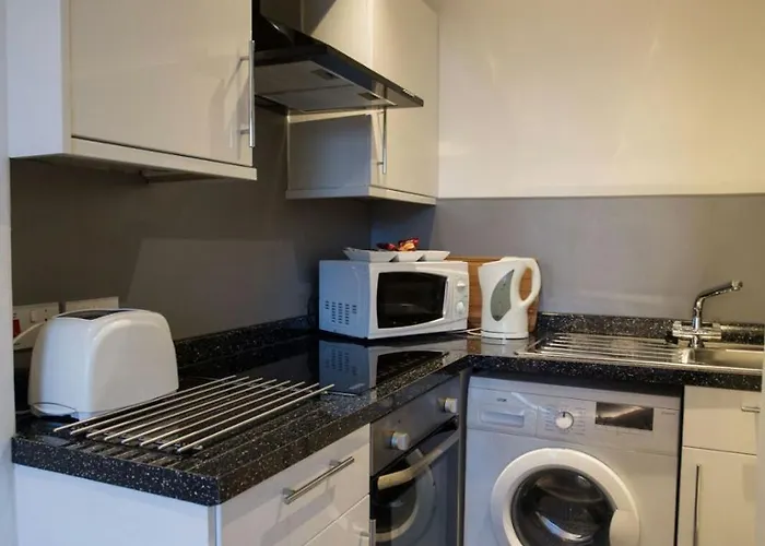 Stylish - Near Haymarket, Walk To Castle And Princes Street דירה *