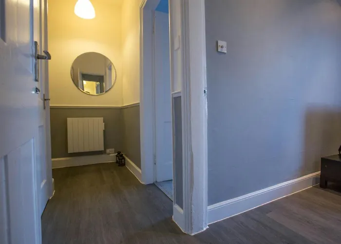 דירה Stylish - Near Haymarket, Walk To Castle And Princes Street *