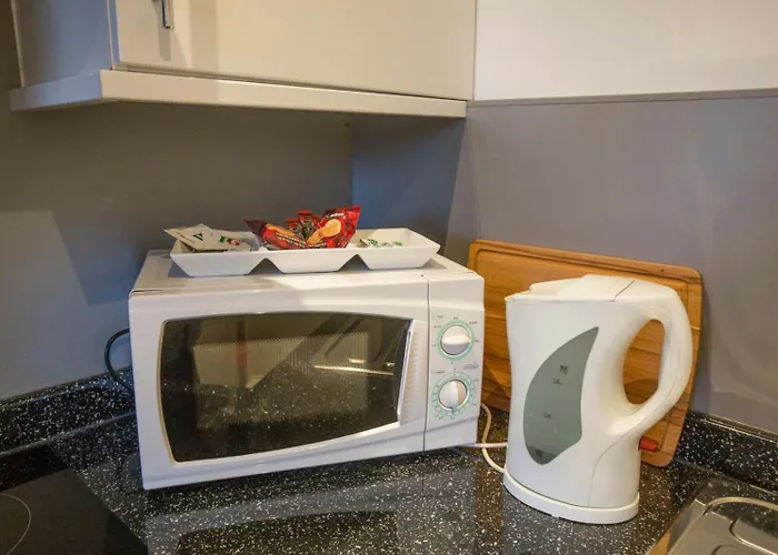 דירה Stylish - Near Haymarket, Walk To Castle And Princes Street