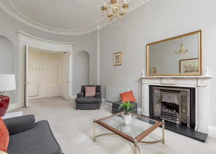 Light And Spacious 2 Bedroom Flat In Heart Of Casa de Férias