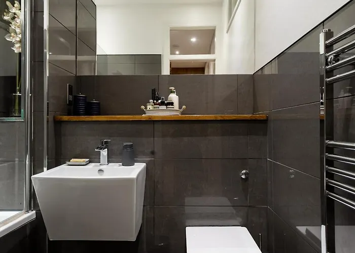 דירה Spacious 2 Bedroom House Near The Meadows