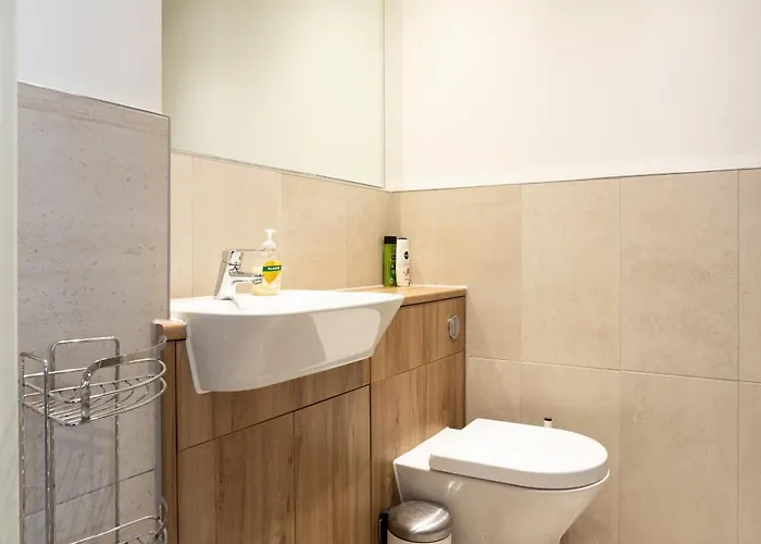 Comfy 2 Bedroom Near Centre *