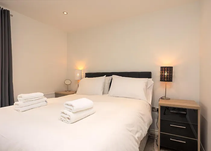 Comfy 2 Bedroom Near Centre * Edinburgh