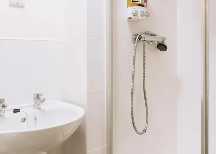 Feriehus Stylish 3 Bedroom Near Hollyrood Park *