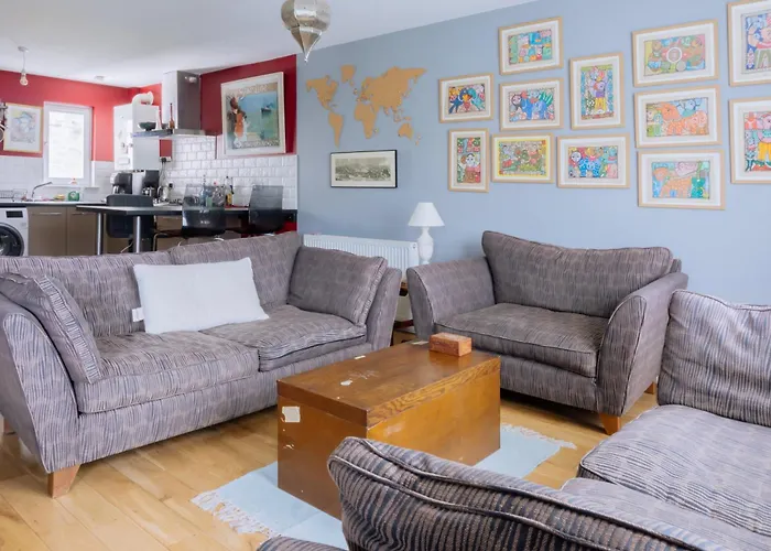 Feriehus Stylish 3 Bedroom Near Hollyrood Park Edinburgh