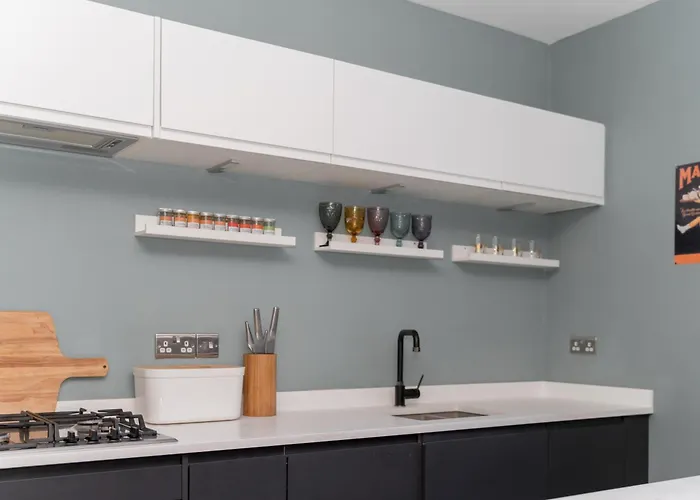 Beautiful & Bright 2bd Flat - Haymarket Lägenhet