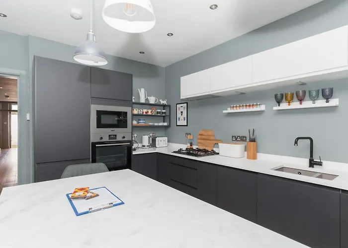 Beautiful & Bright 2bd Flat - Haymarket דירה *