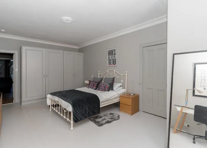 Lägenhet Beautiful & Bright 2bd Flat - Haymarket *