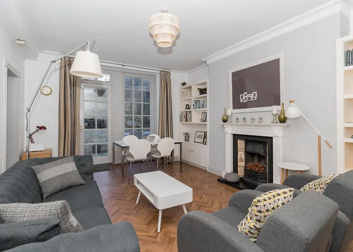 Beautiful & Bright 2bd Flat - Haymarket