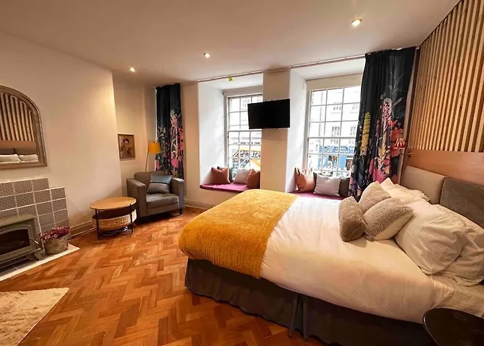 16th Century Courtyard On The Royal Mile شقة