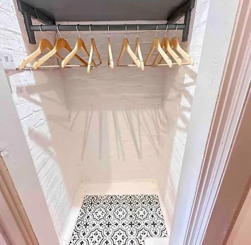 16th Century Courtyard On The Royal Mile شقة