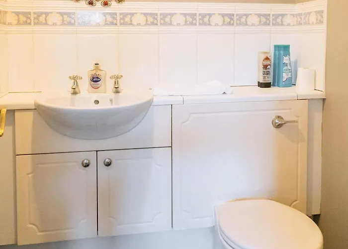 Snug & Serene 2bd Flat - Roseburn Apartment