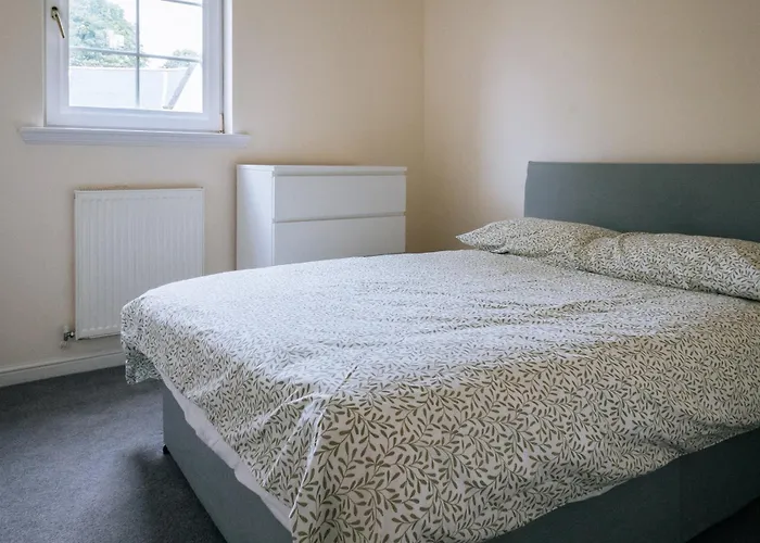 Snug & Serene 2bd Flat - Roseburn * Edinburgh
