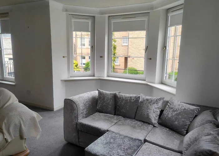 Snug & Serene 2bd Flat - Roseburn Apartment