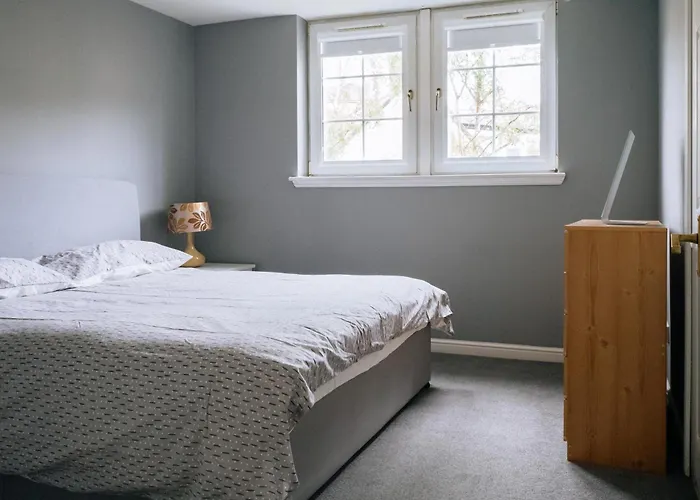 Snug & Serene 2bd Flat - Roseburn *