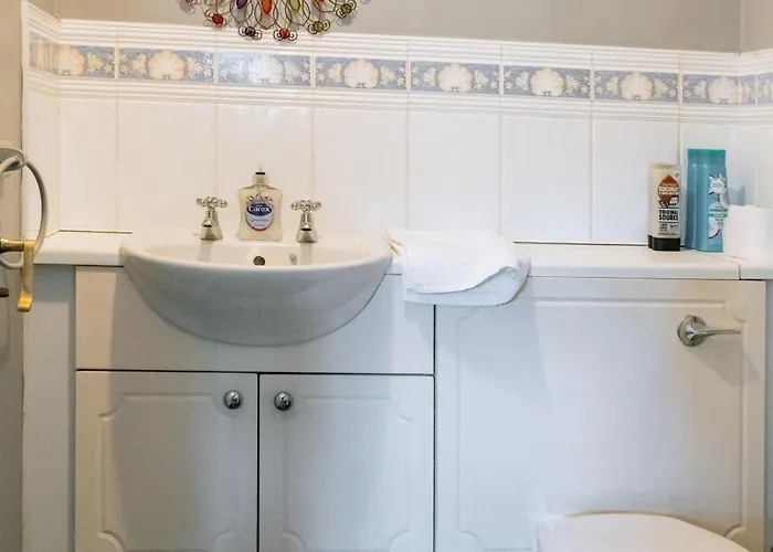Snug & Serene 2bd Flat - Roseburn * Edinburgh
