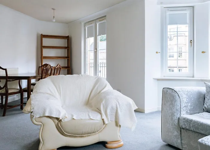 Snug & Serene 2bd Flat - Roseburn