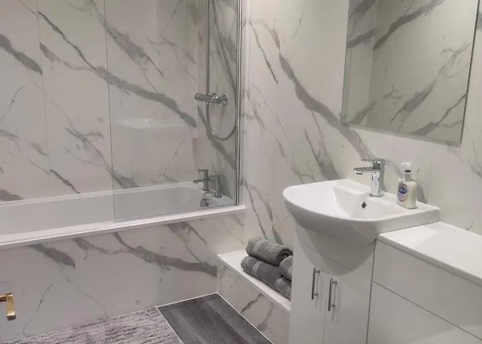 Snug & Serene 2bd Flat - Roseburn Apartment Edinburgh