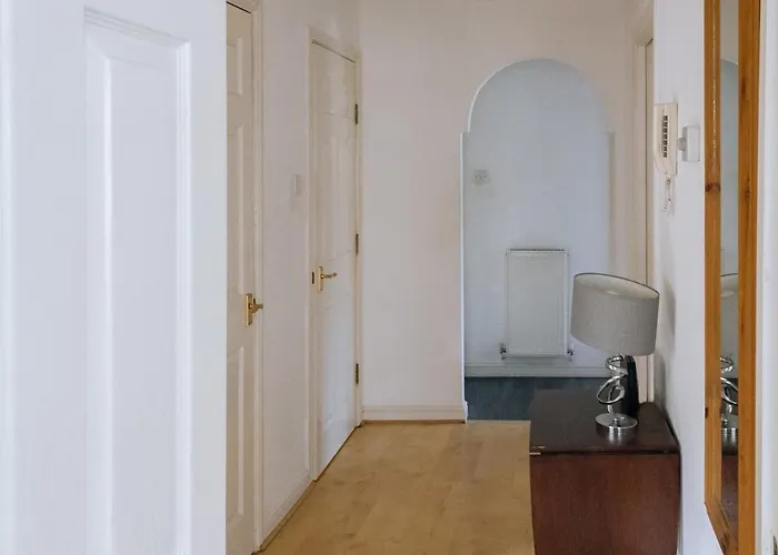 Apartment Snug & Serene 2bd Flat - Roseburn Edinburgh