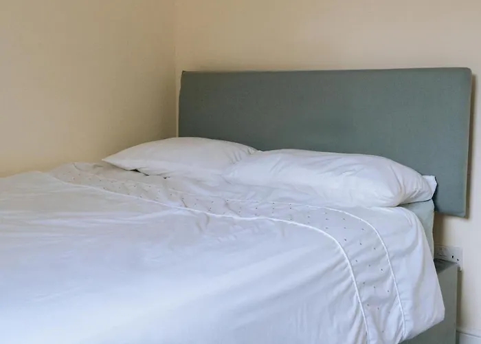 Snug & Serene 2bd Flat - Roseburn *
