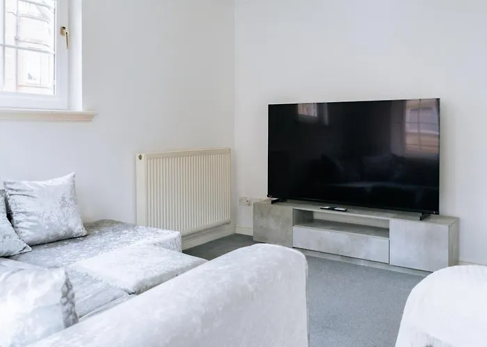 Snug & Serene 2bd Flat - Roseburn * Edinburgh
