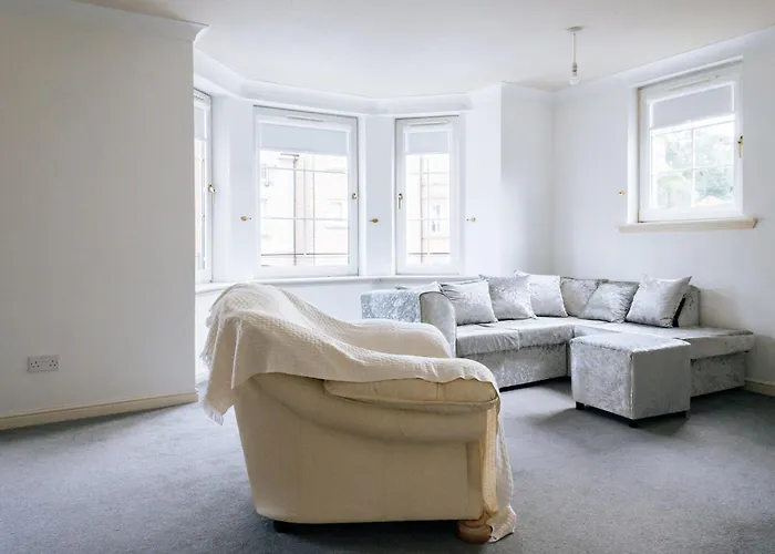 Snug & Serene 2bd Flat - Roseburn Apartment Edinburgh