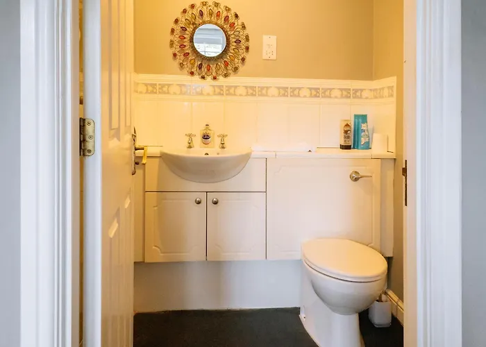 Snug & Serene 2bd Flat - Roseburn Apartment Edinburgh