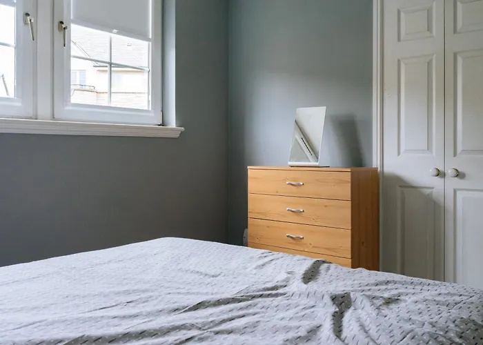 Snug & Serene 2bd Flat - Roseburn Edinburgh