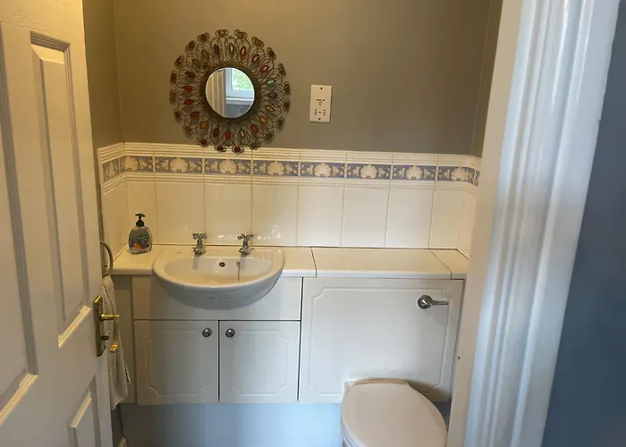 Snug & Serene 2bd Flat - Roseburn Apartment