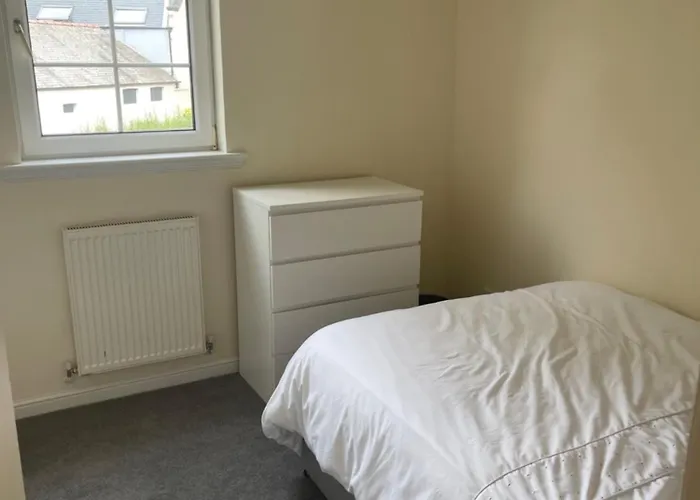 Snug & Serene 2bd Flat - Roseburn Apartment *