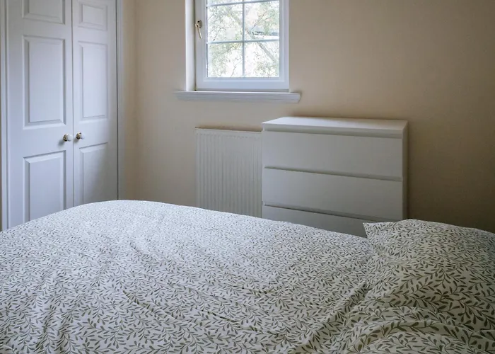 Apartment Snug & Serene 2bd Flat - Roseburn Edinburgh