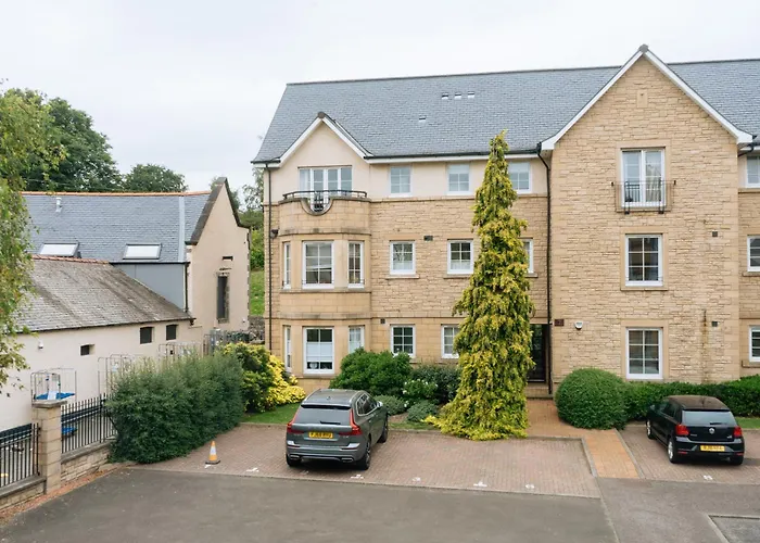 Snug & Serene 2bd Flat - Roseburn * Edinburgh