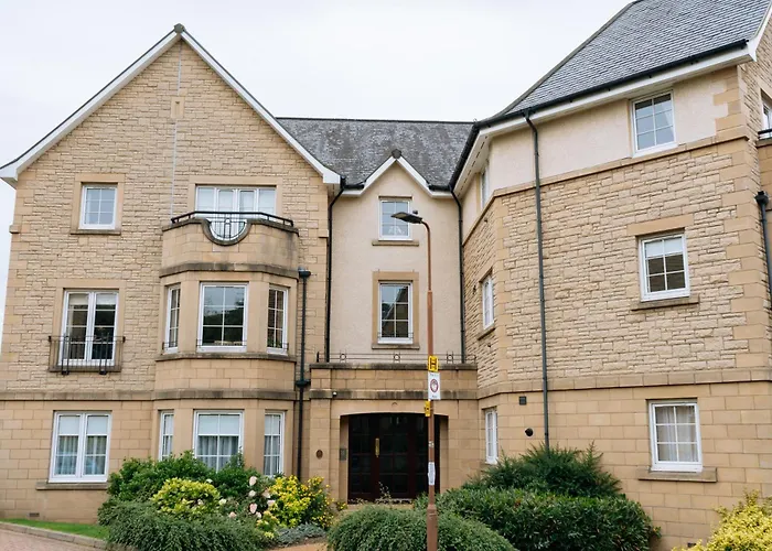 Snug & Serene 2bd Flat - Roseburn Apartment